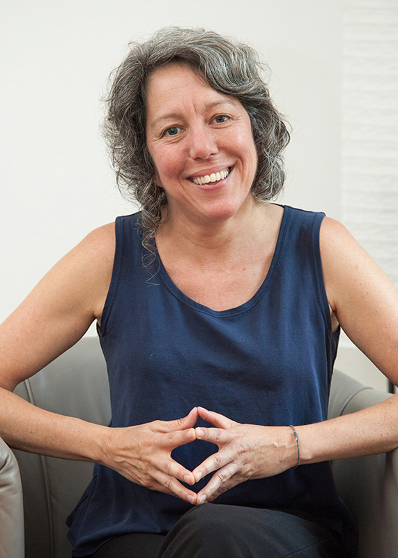 Martine Chiasson, Directrice du Centre l'Élan de Magog - Organisme communautaire en santé mentale qui priorise les thérapies par les arts et la créativité comme outils au rétablissement