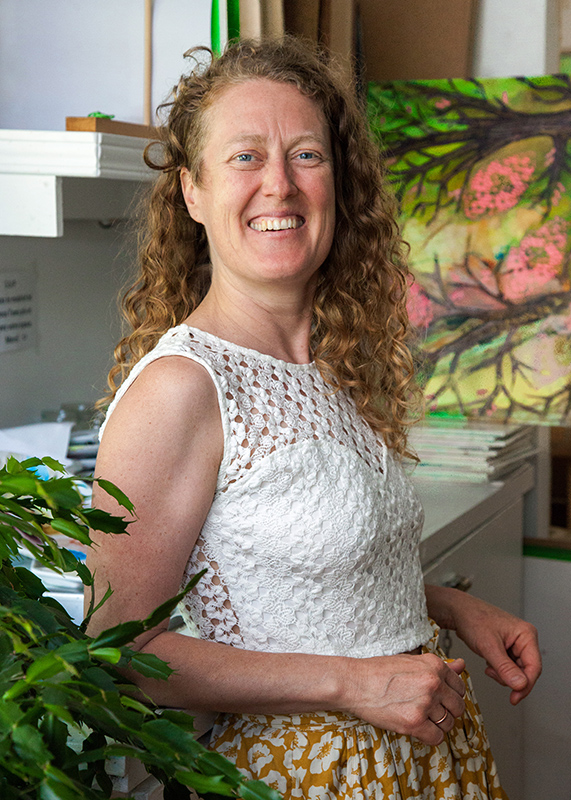 Stéphanie Demers, Animatrice d’arts du Centre l'Élan de Magog - Organisme communautaire en santé mentale qui priorise les thérapies par les arts et la créativité comme outils au rétablissement