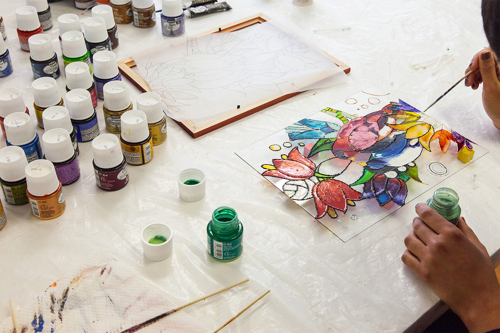 Service d'ateliers créatifs - Centre l'Élan de Magog - organisme communautaire en santé mentale qui priorise les thérapies par les arts et la créativité comme outils au rétablissement